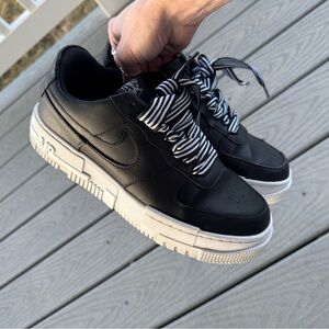 Women’s Nike Air Force 1 Low Platform Black White Sneakers size 9.5